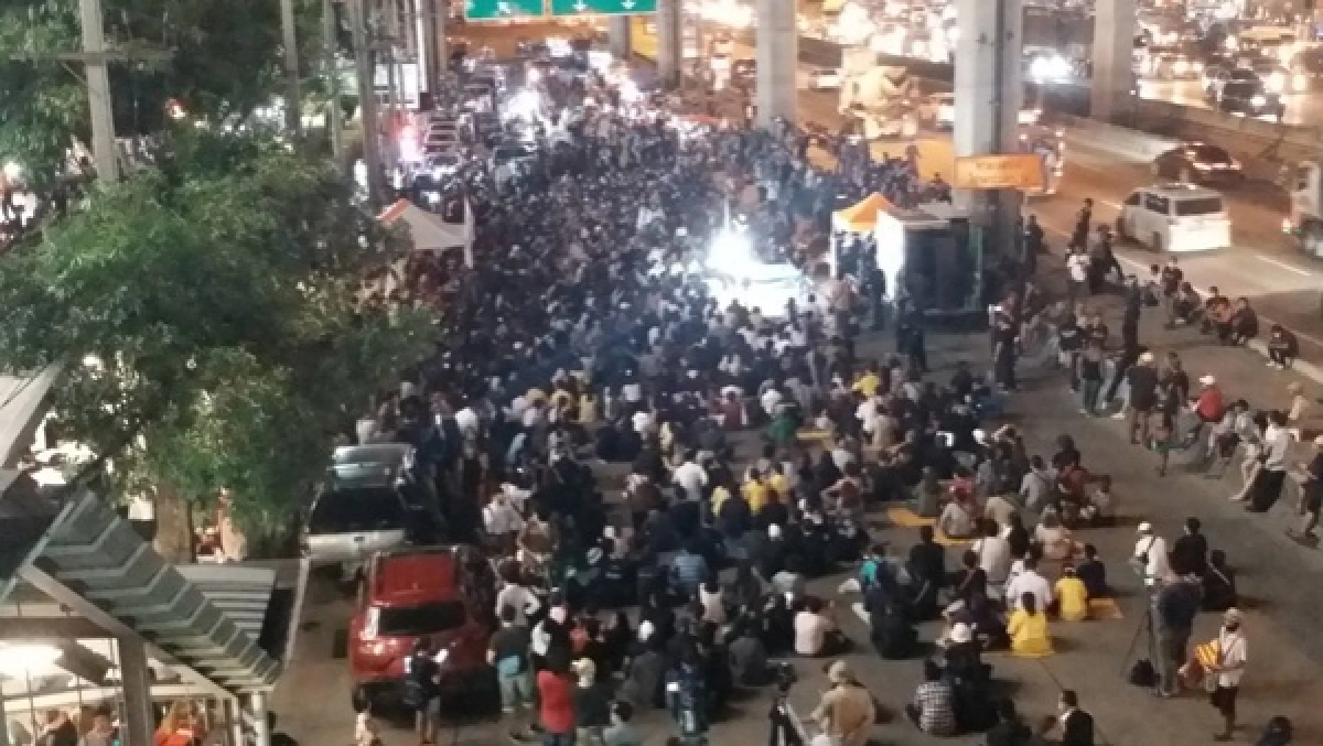 เครือข่ายคนรุ่นใหม่นนทบุรี