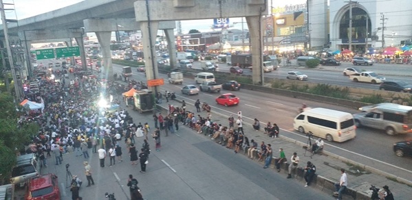 เครือข่ายคนรุ่นใหม่นนทบุรี