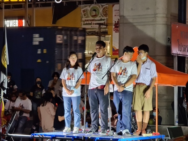 เครือข่ายคนรุ่นใหม่นนทบุรี