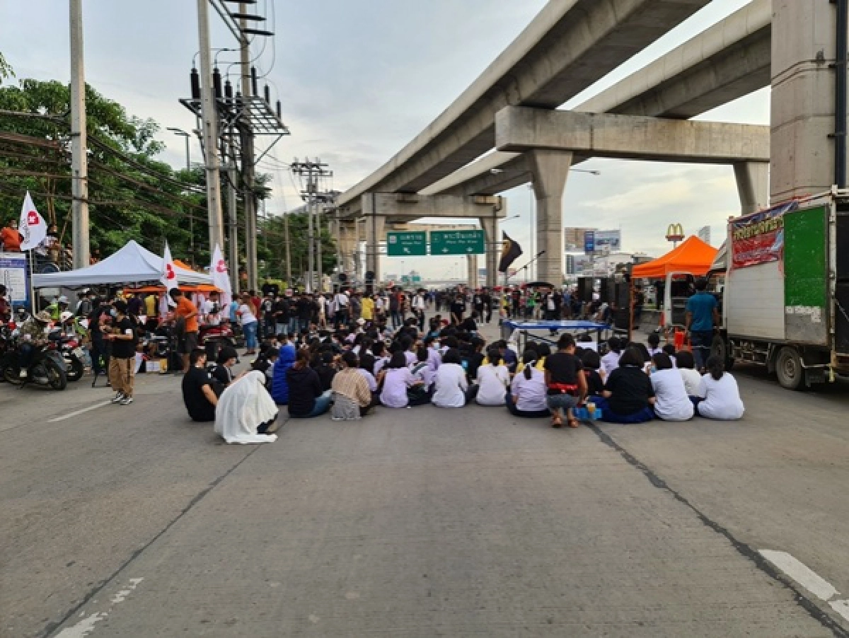 เครือข่ายคนรุ่นใหม่นนทบุรี