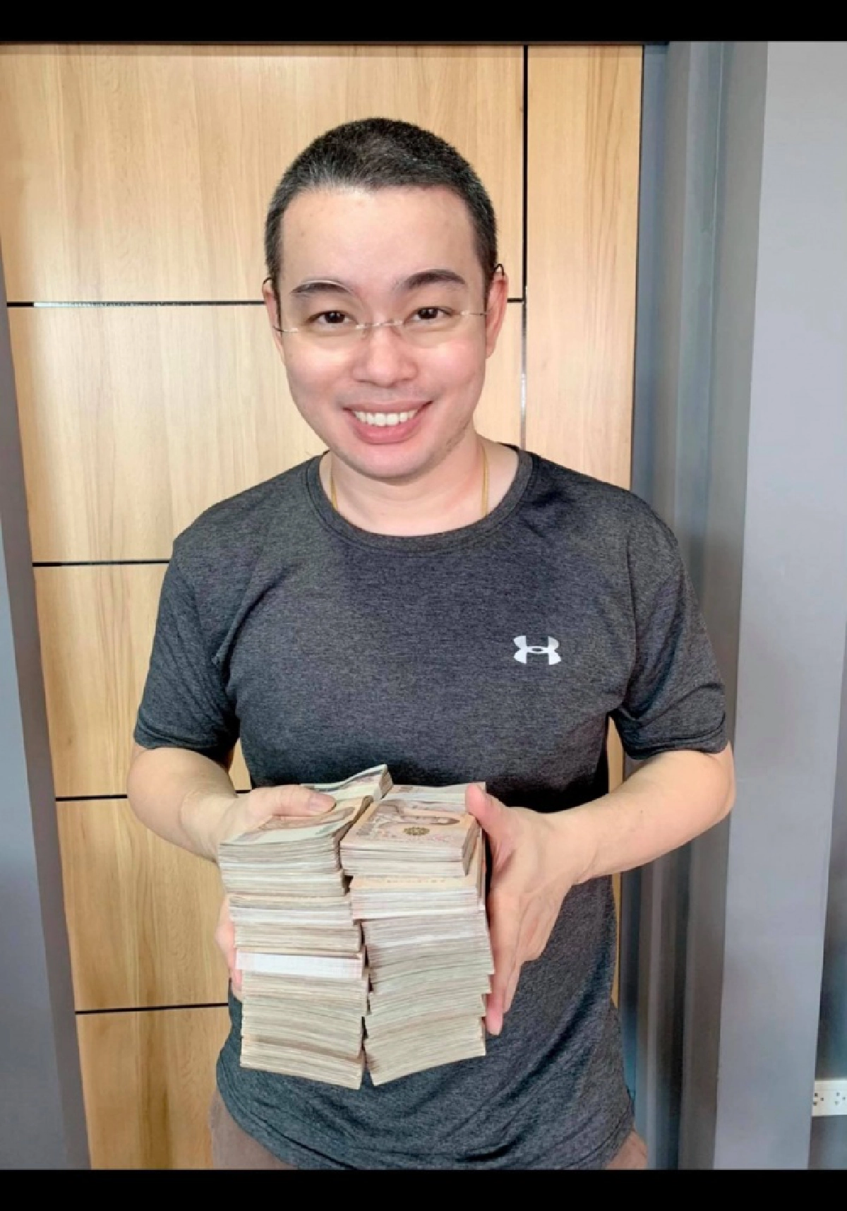 หมอกฤษณ์เผยเลขนำโชคแต่ละราศี ควรซื้อลอตเตอรี่กับแม่ค้าลักษณะไหนถึงจะรวย 