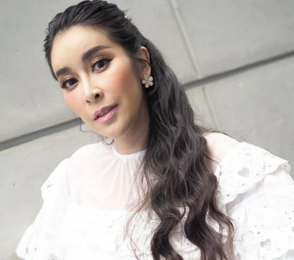 "ใหม่ สุคนธวา" ฝันแม่นจนขนลุก ชาวเน็ตแห่ขอบคุณที่ให้โชค 11 งวดแล้ว 