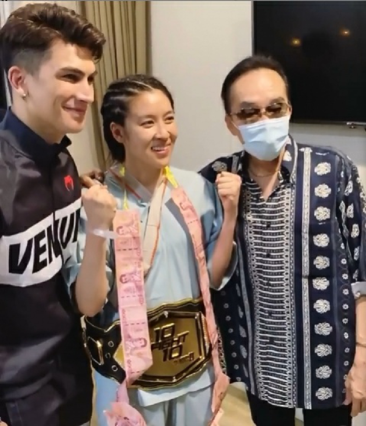 เกรซเผยคลิป นาทีพ่อคาดเข็มขัดทองให้เชียร์ ถึงรพ. ทำเอายิ้มแก้มปริ