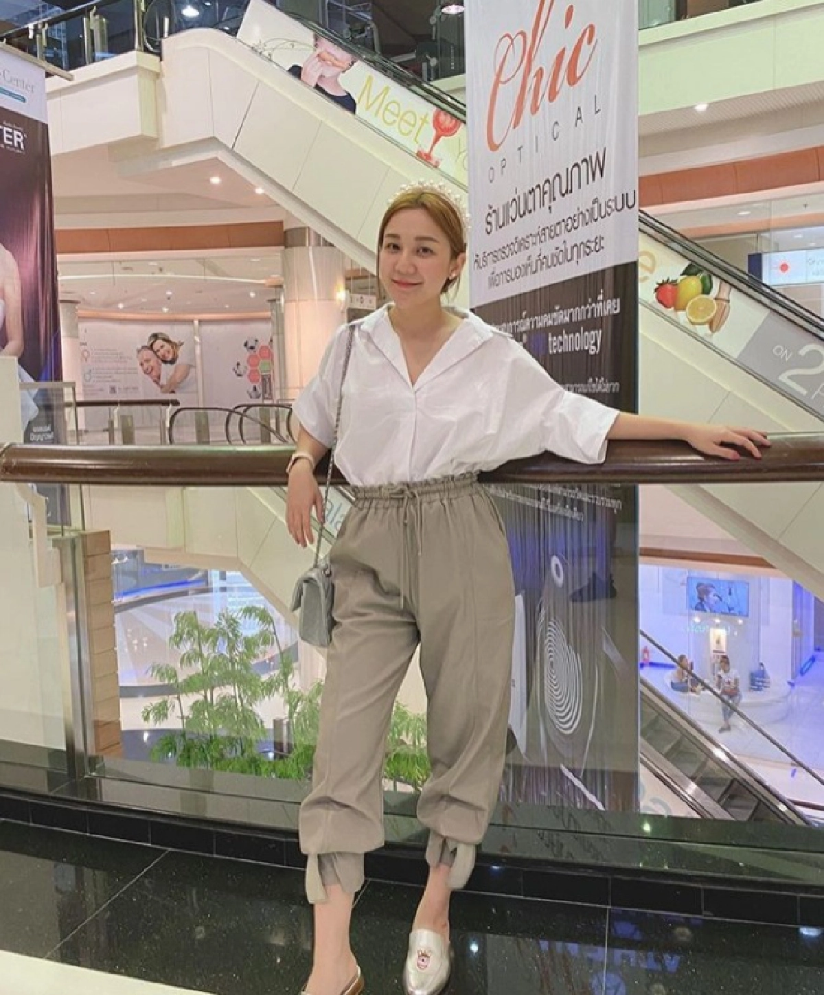 "เอ็ม บุษราคัม" ตอบกลับชาวเน็ต หลังถูกทักใช้เงินเก่ง ก่อนทิ้งท้ายไว้ให้คิด
