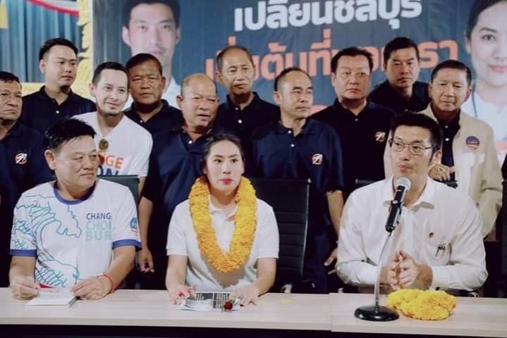 เดิน 2 ขา "ทอน" ปูพรม ปลดแอก 40 อบจ. 