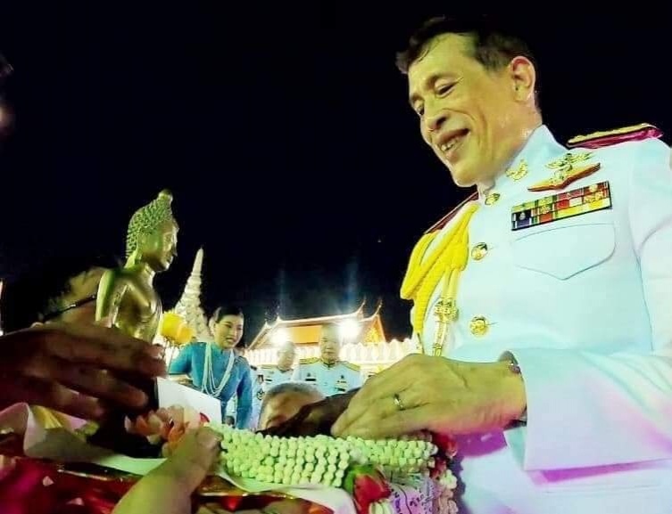 "นพ.ดนัย" เข้าเฝ้าในหลวง ร.10 ทูลเกล้าถวายพระพุทธรูปสำคัญ เชื่อพุทธานุภาพช่วยบ้านเมืองสงบได้