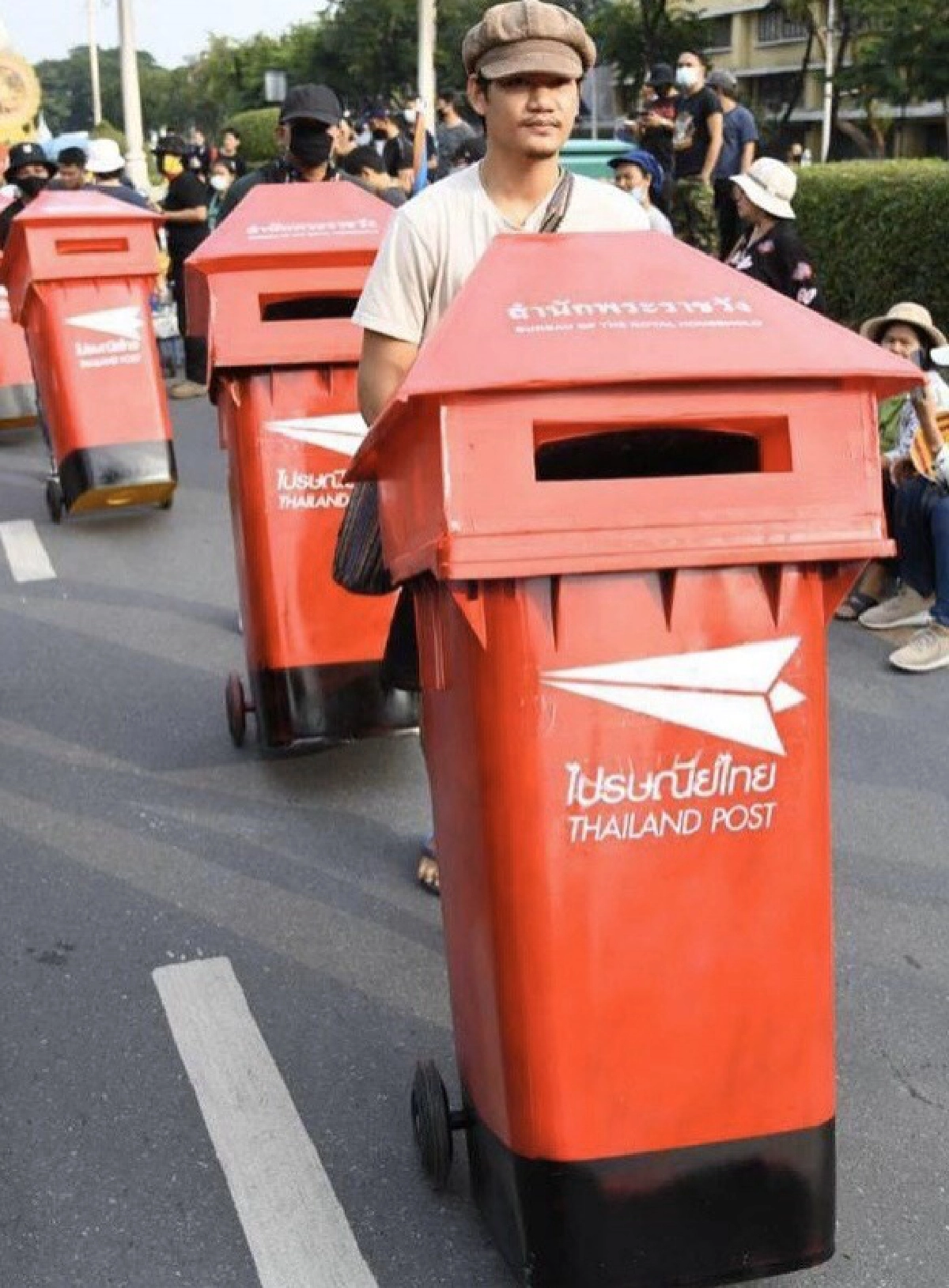 'ราษฎรสาส์น' กลยุทธ์ 'ยื้อ' ขอพื้นที่พูดคุย