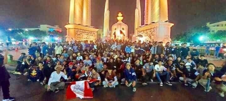 ไผเป็นไผ 2 ขั้วการ์ด ม็อบราษฎร