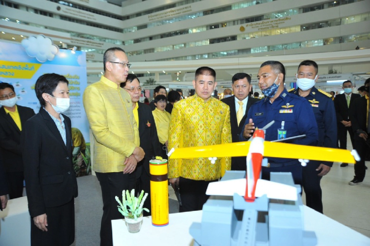 รมช.ธรรมนัส เปิดงานนิทรรศการ "9 ใน 9 สิ่งสำคัญสัมพันธ์ฝนหลวง" 