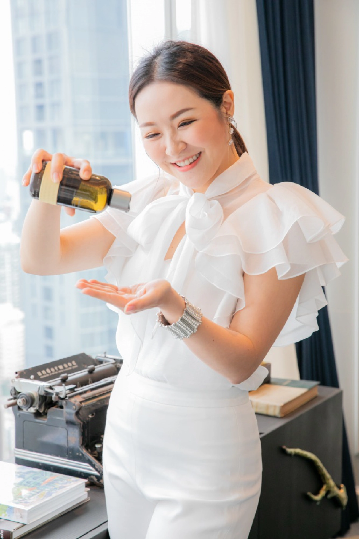 "ธัญ" (THANN)  แนะวิธีดูแลสภาพผิวและเส้นผมให้สวยสุขภาพดีท้าลมหนาวช่วงปลายปี