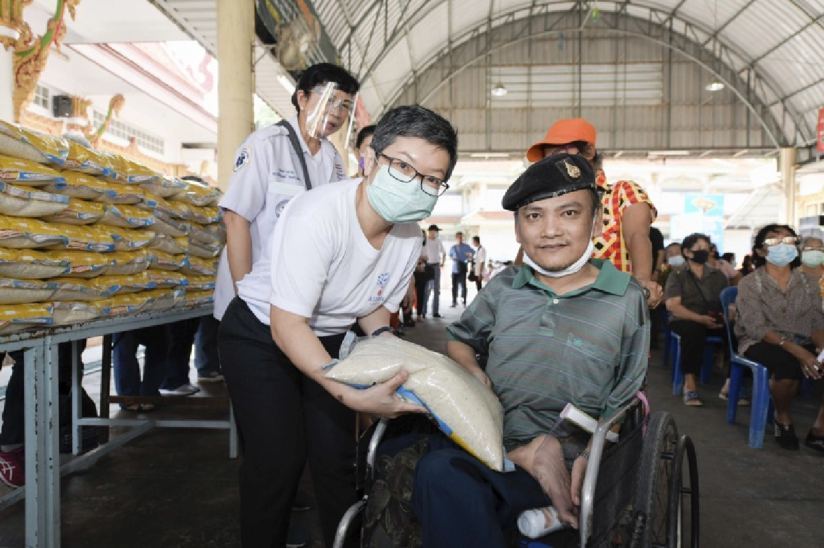 3 เอ็ม ประเทศไทย จับมือ มูลนิธิอาเซียน ช่วยผู้ประสบภัยโควิด-19 แจก ถุงยังชีพ 5,000 ถุงพร้อมให้ความรู้ด้านสุขอนามัย