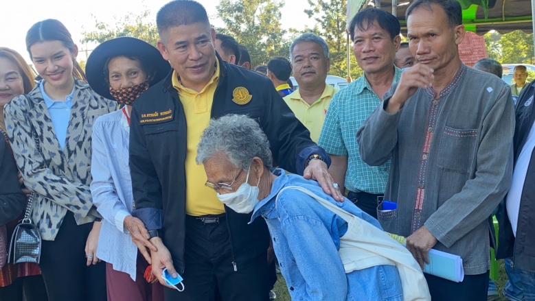 "ธรรมนัส" รมช.เกษตรฯลุยแก้ปัญหา ที่ดินและ แหล่งน้ำ ลงพื้นที่ตรวจราชการจังหวัดพะเยา เข้ารับฟังปัญหาของเกษตรกรที่อาศัย หรือทำกิน