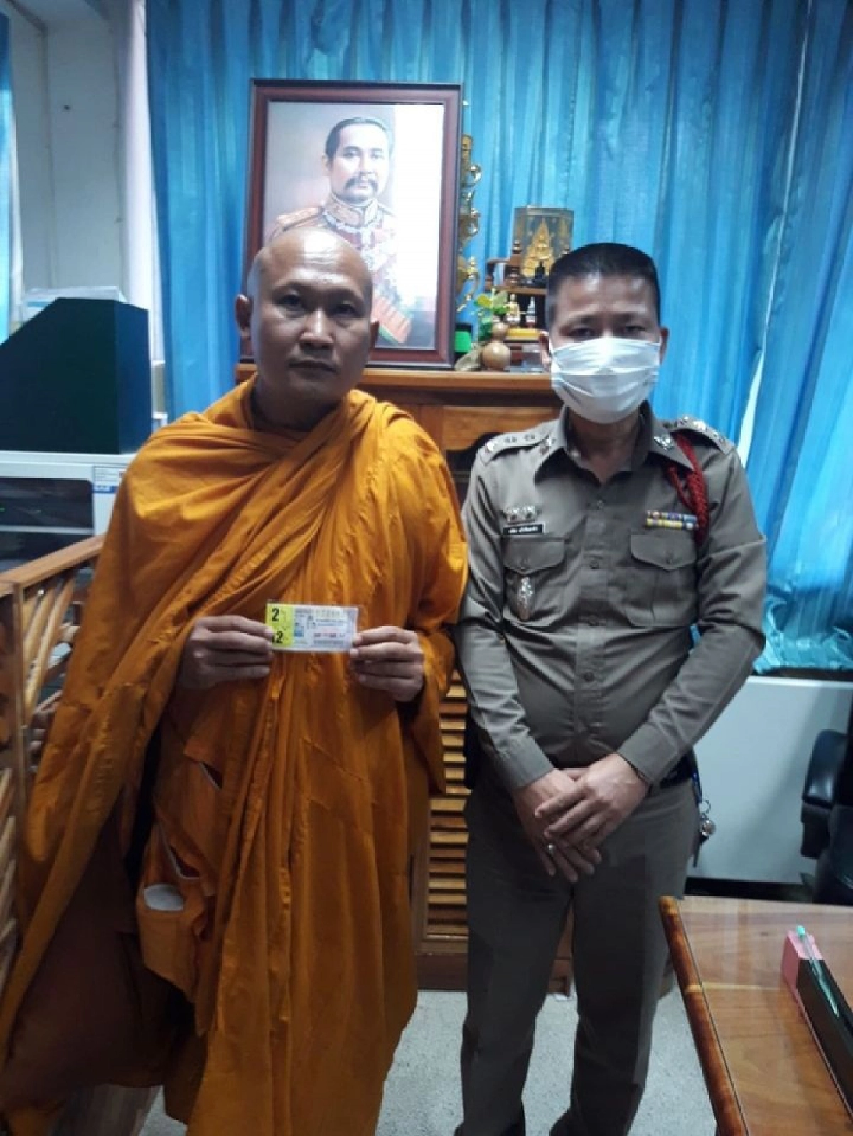 พระวัดนาบัวถูกรางวัลที่ 1 คว้า 12 ล้าน 