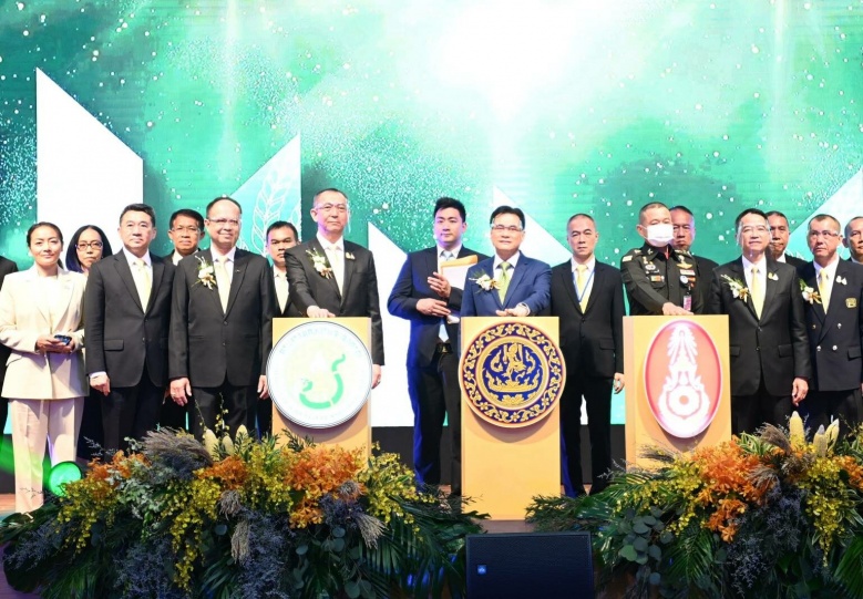 "จุรินทร์" นำ 3 ประสาน พาณิชย์-เกษตร-ทบ. ผนึกกำลังขับเคลื่อนนโยบาย"เกษตรผลิตพาณิชย์ตลาด"