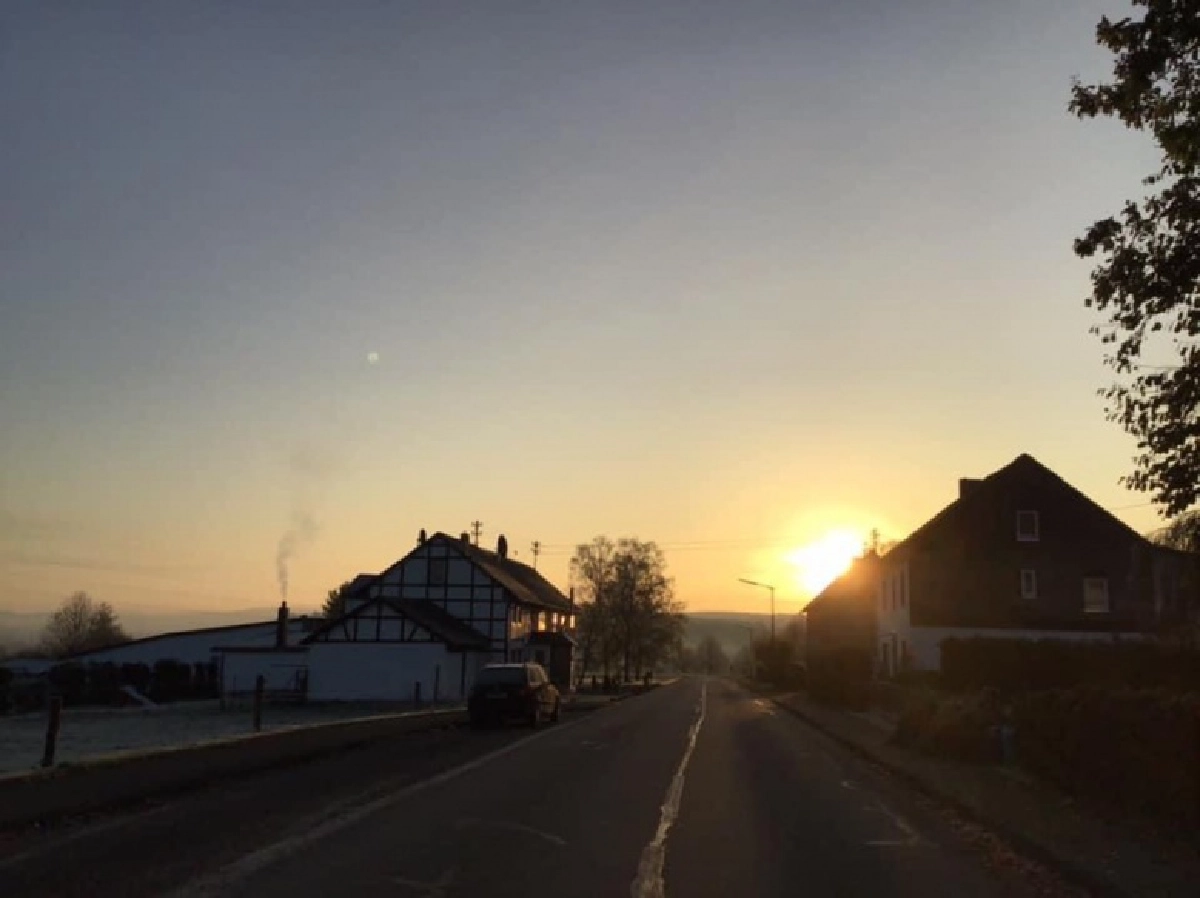 ราษฎรลี้ภัย "วิสา" ป่วยไข้ ขอแรงใจปลดแอก