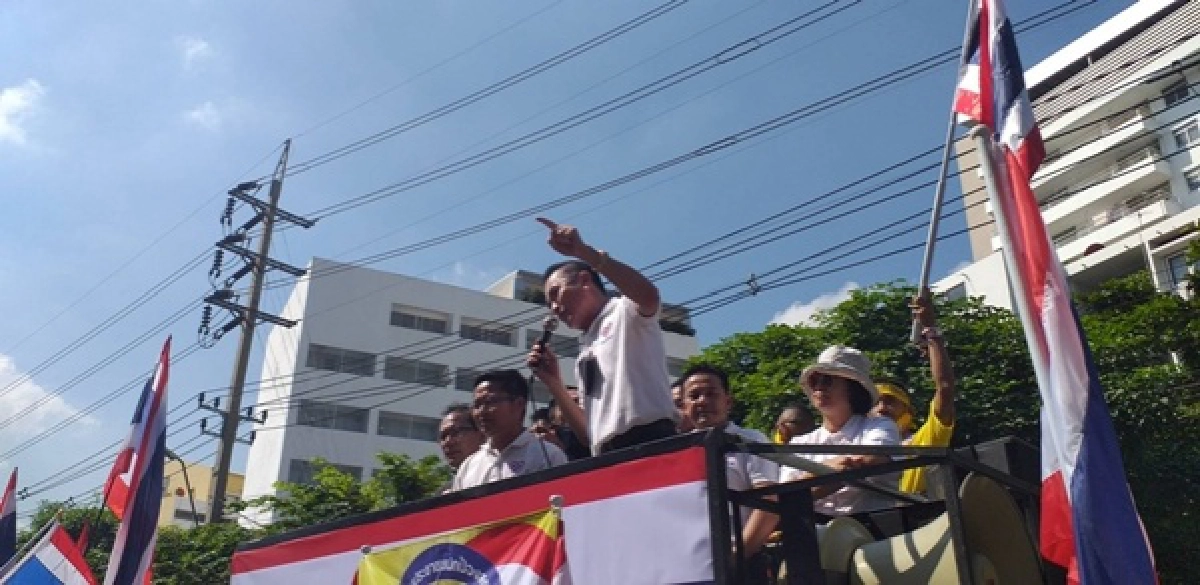ประมวลภาพคลิปบรรยากาศการชุมนุมที่รัฐสภา จับตาการพิจารณารับร่างแก้ไขเพิ่มเติมรัฐธรรมนูญ