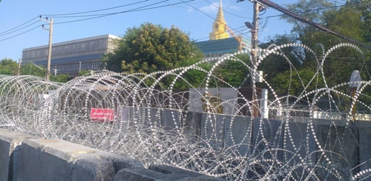 ประมวลภาพคลิปบรรยากาศการชุมนุมที่รัฐสภา จับตาการพิจารณารับร่างแก้ไขเพิ่มเติมรัฐธรรมนูญ