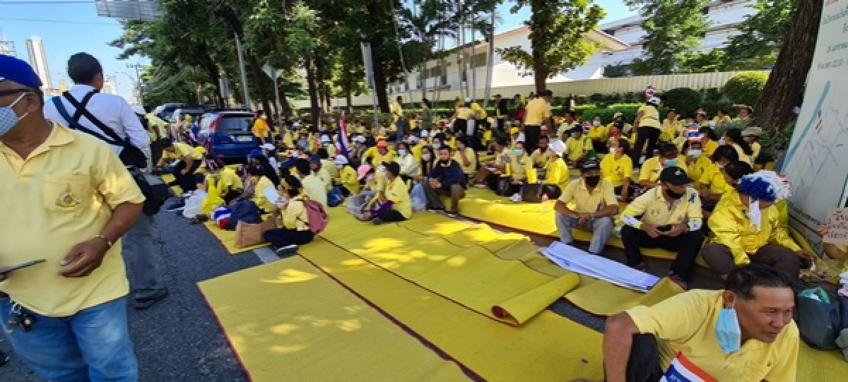 ประมวลภาพคลิปบรรยากาศการชุมนุมที่รัฐสภา จับตาการพิจารณารับร่างแก้ไขเพิ่มเติมรัฐธรรมนูญ
