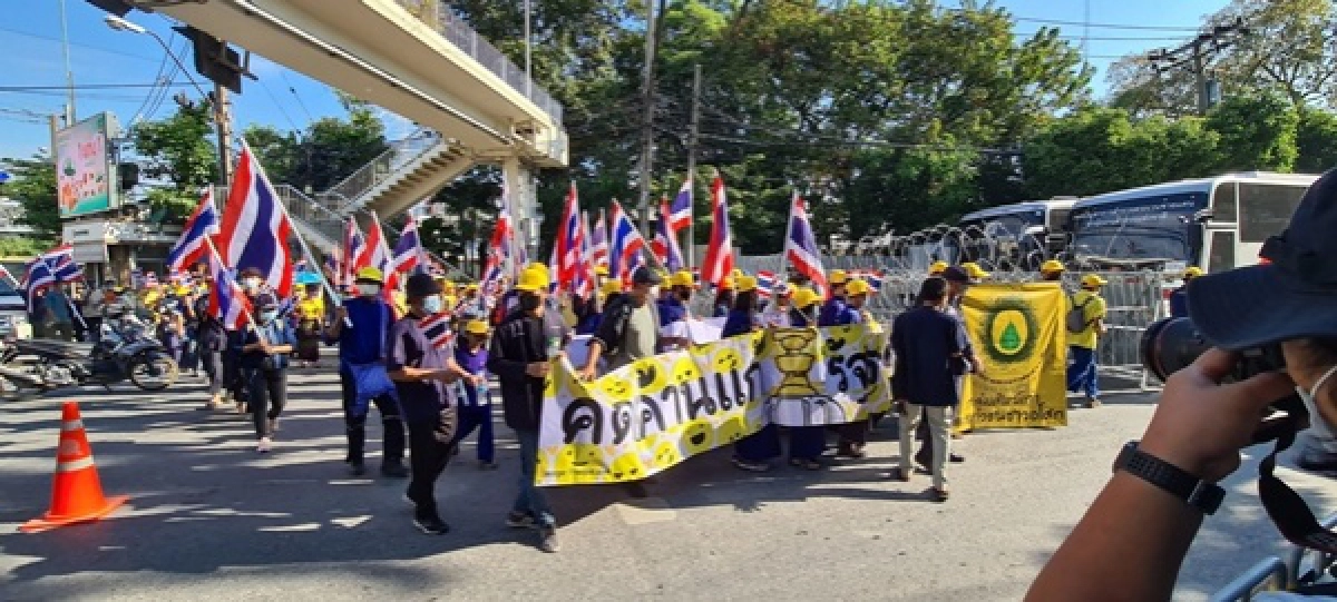 ประมวลภาพคลิปบรรยากาศการชุมนุมที่รัฐสภา จับตาการพิจารณารับร่างแก้ไขเพิ่มเติมรัฐธรรมนูญ