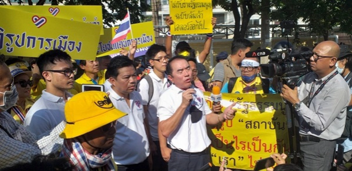 ประมวลภาพคลิปบรรยากาศการชุมนุมที่รัฐสภา จับตาการพิจารณารับร่างแก้ไขเพิ่มเติมรัฐธรรมนูญ