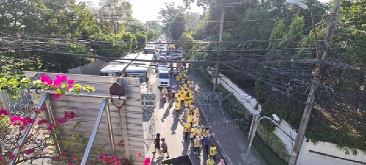 ประมวลภาพคลิปบรรยากาศการชุมนุมที่รัฐสภา จับตาการพิจารณารับร่างแก้ไขเพิ่มเติมรัฐธรรมนูญ