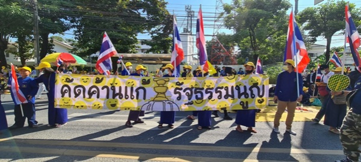 ประมวลภาพคลิปบรรยากาศการชุมนุมที่รัฐสภา จับตาการพิจารณารับร่างแก้ไขเพิ่มเติมรัฐธรรมนูญ