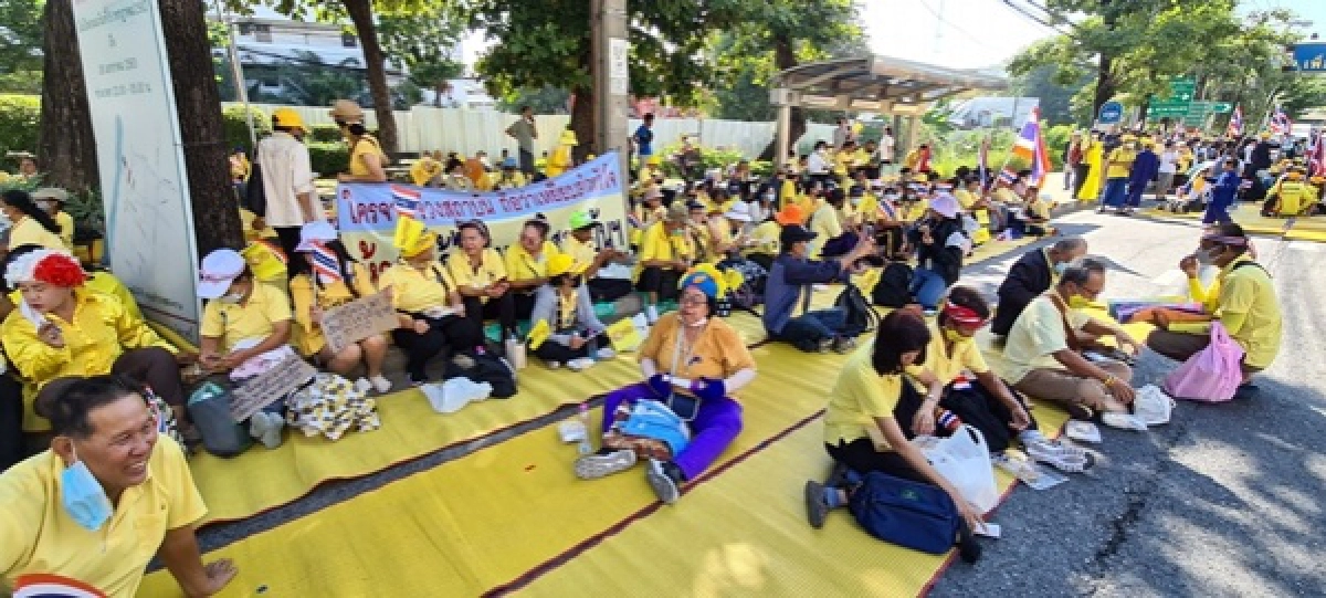 ประมวลภาพคลิปบรรยากาศการชุมนุมที่รัฐสภา จับตาการพิจารณารับร่างแก้ไขเพิ่มเติมรัฐธรรมนูญ
