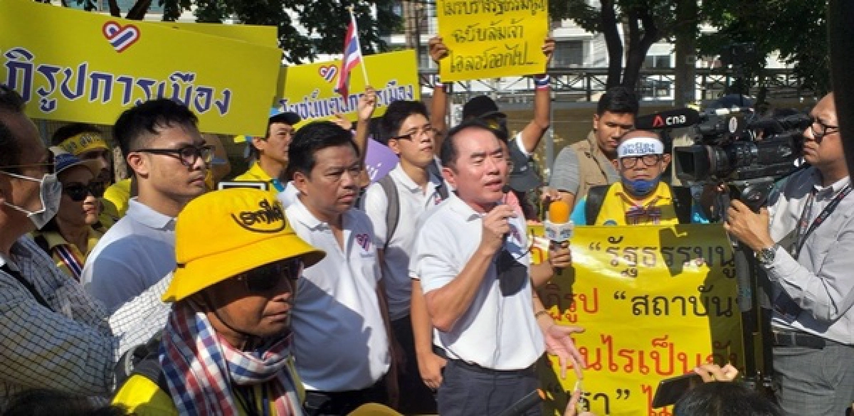 ประมวลภาพคลิปบรรยากาศการชุมนุมที่รัฐสภา จับตาการพิจารณารับร่างแก้ไขเพิ่มเติมรัฐธรรมนูญ