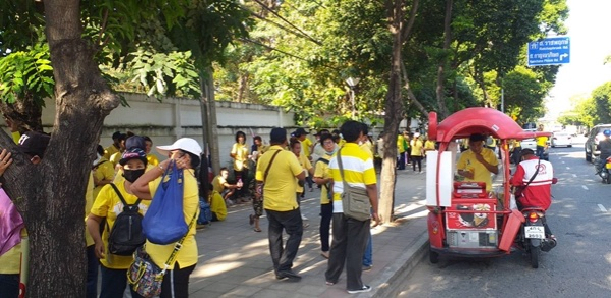 ประมวลภาพคลิปบรรยากาศการชุมนุมที่รัฐสภา จับตาการพิจารณารับร่างแก้ไขเพิ่มเติมรัฐธรรมนูญ