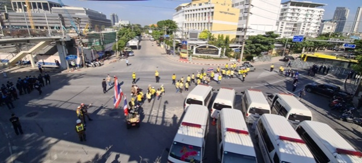 ประมวลภาพคลิปบรรยากาศการชุมนุมที่รัฐสภา จับตาการพิจารณารับร่างแก้ไขเพิ่มเติมรัฐธรรมนูญ