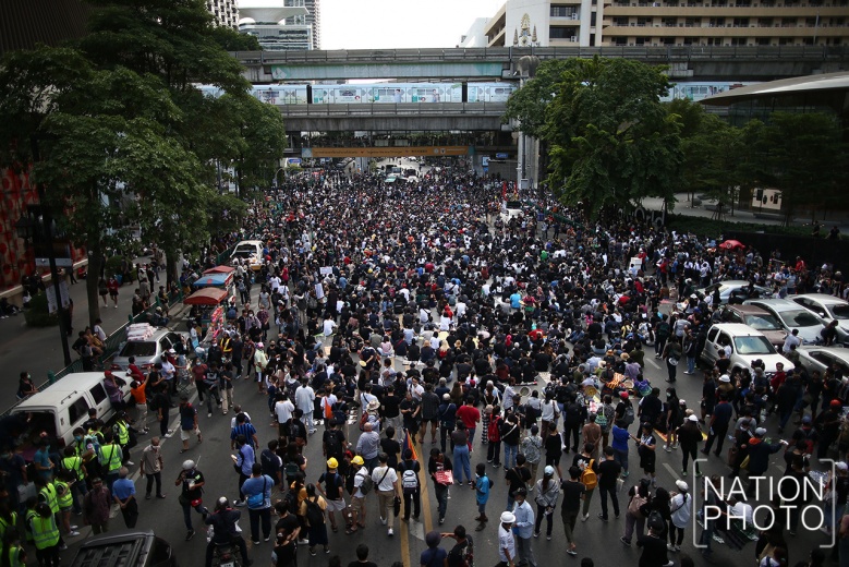 กลุ่มราษฎร เริ่มลงถนนจับจองพื้นที่ชุมนุมใหญ่แยกราชประสงค์