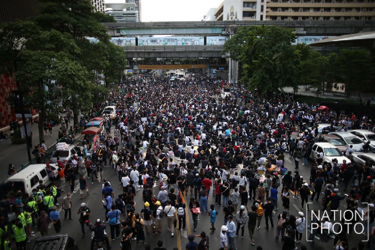 กลุ่มราษฎร เริ่มลงถนนจับจองพื้นที่ชุมนุมใหญ่แยกราชประสงค์