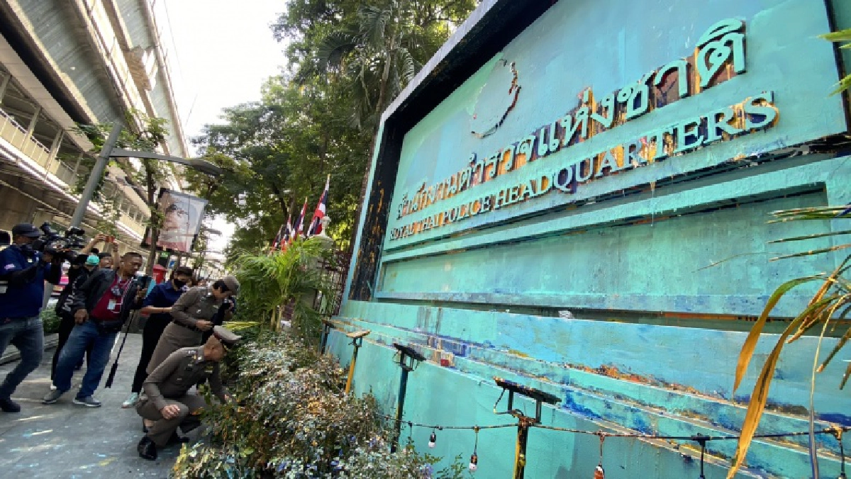 "รองโฆษกตร." พาสื่อสำรวจความเสียหายรอบตร.