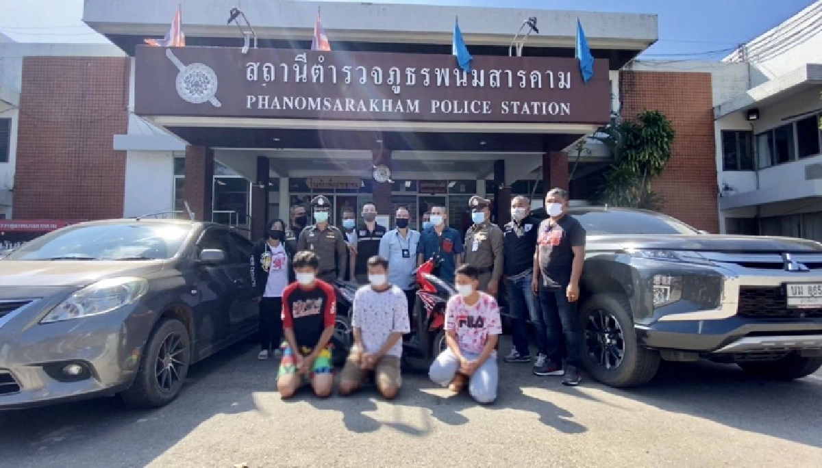 ตร.บุกรวบแก๊งโจรกรรมรถ ส่งขายประเทศเพื่อนบ้าน เผยพึ่งพ้นโทษไม่นาน