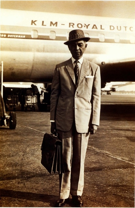 ม.ร.ว.เสนีย์ ปราโมช นายกฯ ผู้ใช้ลิ้นนักการฑูตสู้ศึกฝรั่งเศสชิงพระแก้วมรกต