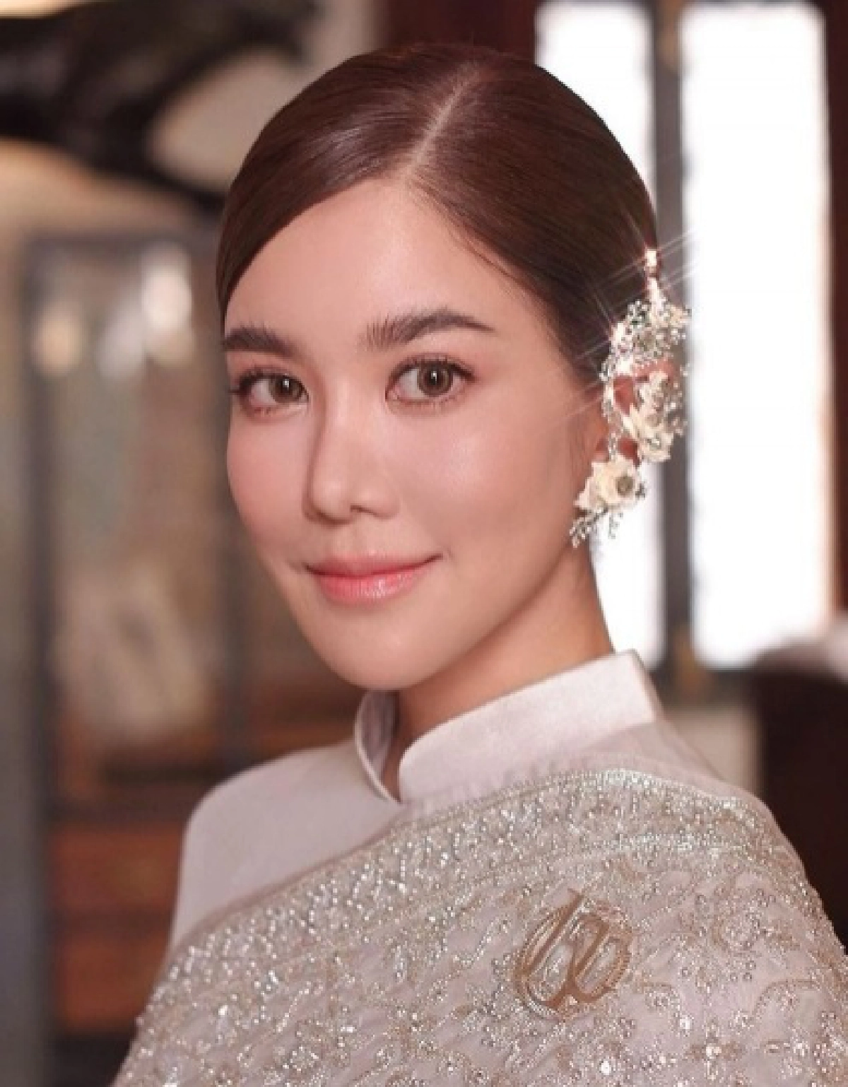 เปิดภาพว่าที่เจ้าสาว "ก้อย รัชวิน" ควงแขน "ตูน" มาในชุดไทยบรมพิมาน มูลค่า 3 แสนบาท