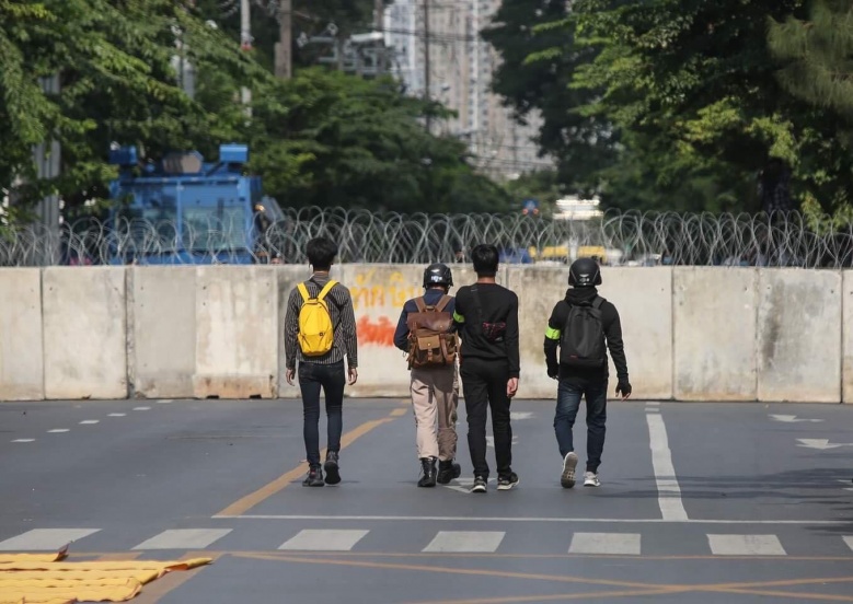 เดินเกมแรง ปั่น "รัฐประหาร" คุมม็อบไม่อยู่