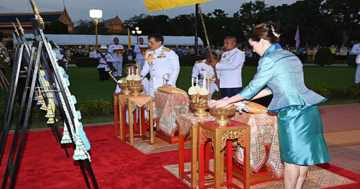 'ในหลวง-พระราชินี' ทรงบำเพ็ญพระราชกุศลเนื่องในโอกาสวันคล้ายวันสวรรคต ร.6 'ในหลวง-พระราชินี' ทรงบำเพ็ญพระราชกุศลเนื่องในโอกาสวันคล้ายวันสวรรคต ร.6