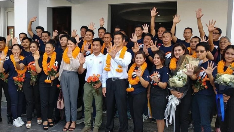 เขย่าบ้านใหญ่ คณะธนาธร ท้าชิง "นันทิดา"