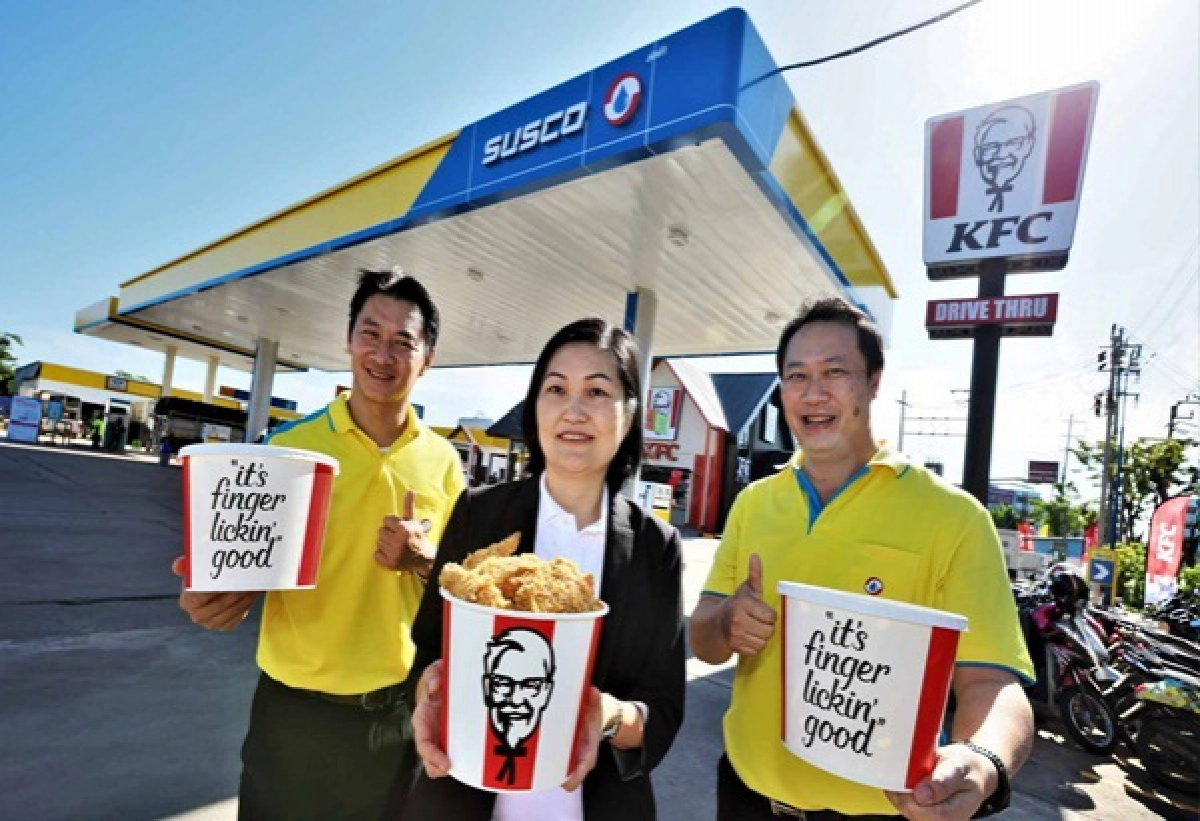ซัสโก้ ฉลองเปิดสาขา เคเอฟซี ไดร์ฟทรู สาขาประชาอุทิศ 1 มอบโปรโมชัน เติมน้ำมัน หรือ ซื้อไก่ เคเอฟซี รับส่วนลด คุ้มถูกใจ
