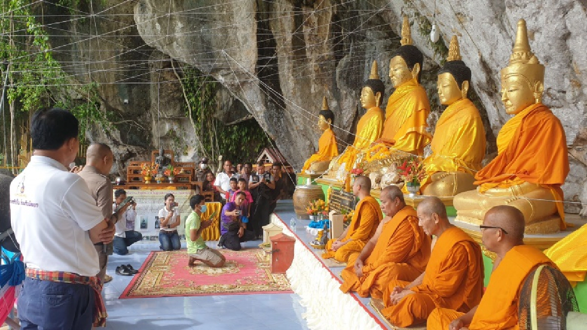 ได้คืนครบแล้ว "หลวงพ่อเพชร-หลวงพ่อรวย" พระพุทธรูปเก่าแก่อายุกว่า 400 ปี ที่ถูกโจรกรรม