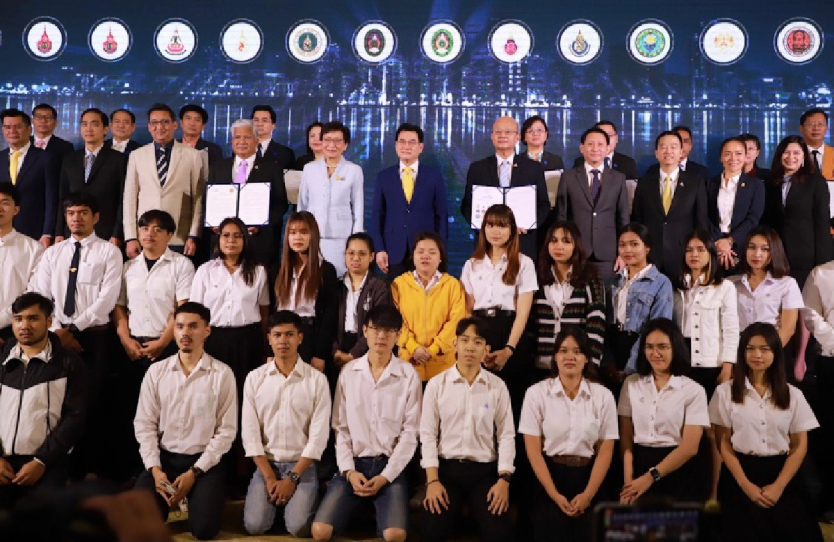 จุรินทร์-คุณหญิงกัลยา จับมือนำนโยบาย CEO GenZ พากระทรวงพาณิชย์-กระทรวงศึกษา ปั้นนักธุรกิจรุ่นใหม่