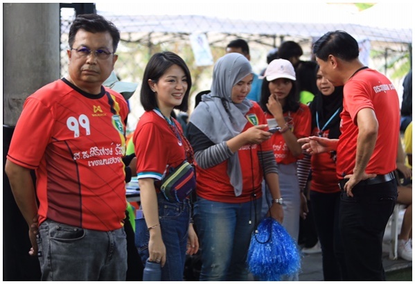 "ส.ส.กลุ่มดาวฤกษ์"เปิดพื้นที่ให้เด็กจัดฟุตบอลเยาวชน ชูกติกา รู้แพ้ รู้ชนะ รู้อภัย