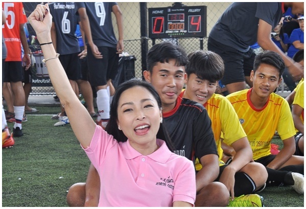 "ส.ส.กลุ่มดาวฤกษ์"เปิดพื้นที่ให้เด็กจัดฟุตบอลเยาวชน ชูกติกา รู้แพ้ รู้ชนะ รู้อภัย