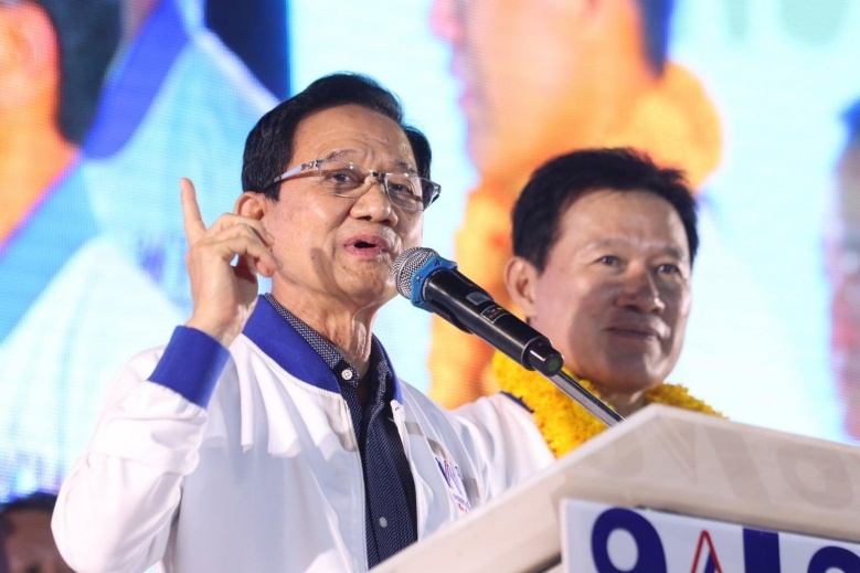 อบจ.เป็นเหตุ 'ตู่' ชน 'เจ๊แดง'