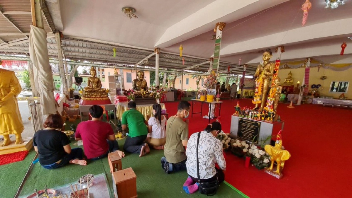 งวดที่แล้วได้โชค คนดวงเฮงแห่แก้บน "ไอ้ไข่" ที่วัดป่าพรหมยาน จ.ฉะเชิงเทรา