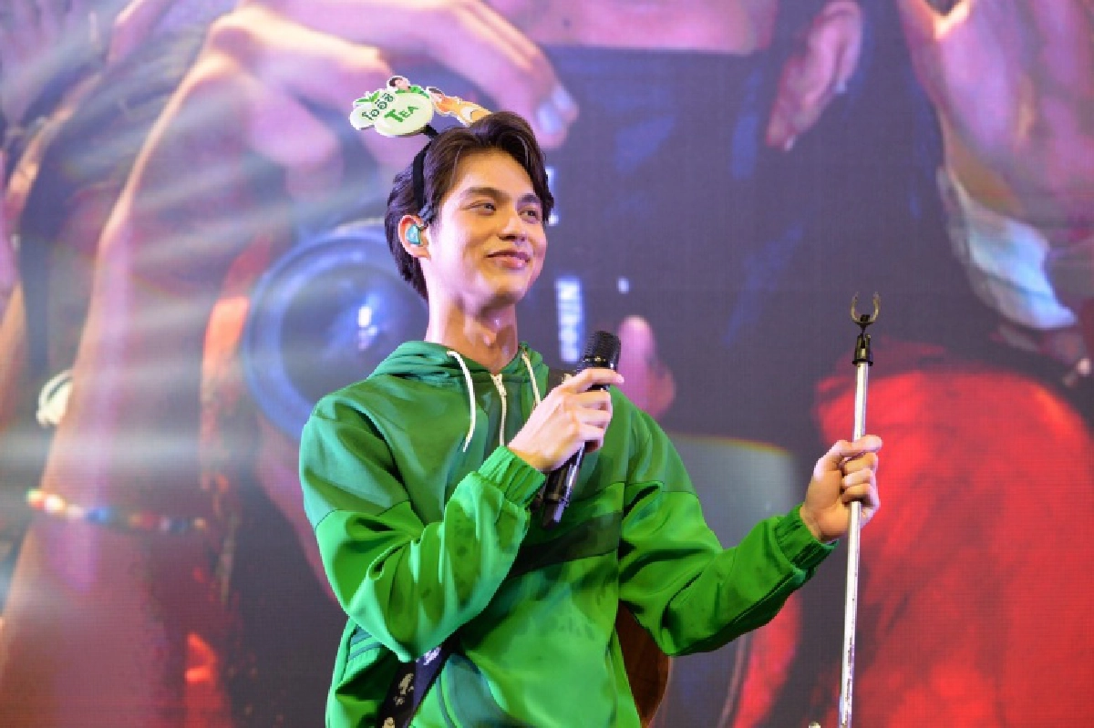 \"ไบร์ท-วิน\" เอาใจวัยทีนยุคนิวนอร์มัล เสิร์ฟ \"โออิชิ พลัส ซี\" เคี้ยวสนุก ได้ประโยชน์