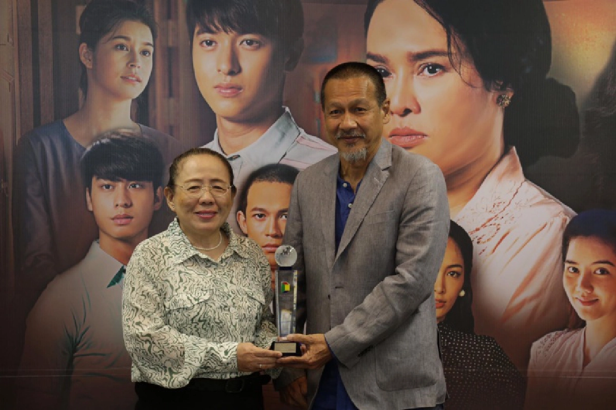 "อ๊อฟ" ปลื้ม "กงกรรม" คว้า รางวัลละครจากต่างประเทศยอดเยี่ยม