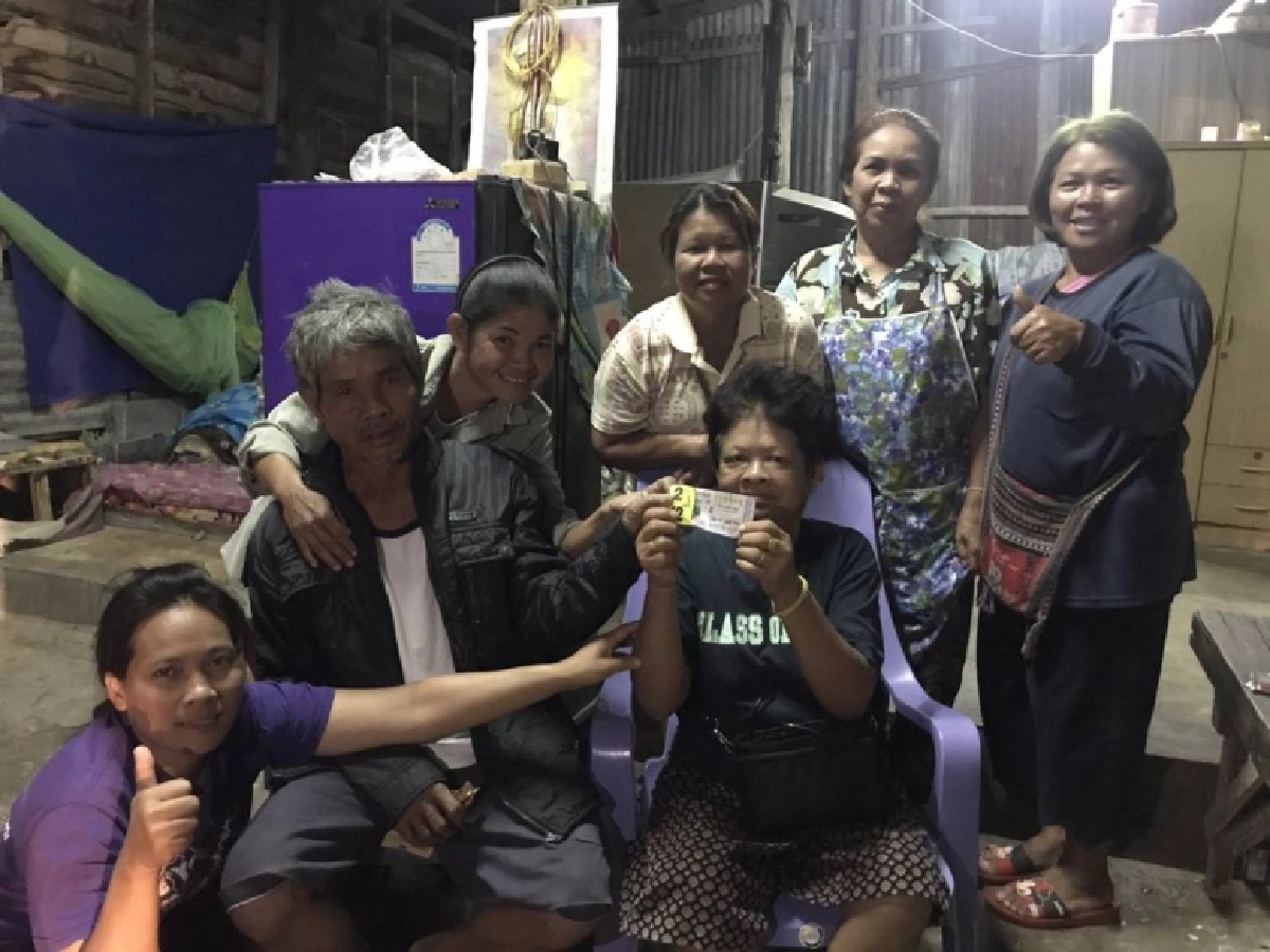 ชาวอ.เนินสง่าดวงเฮง ถูกรางวัลที่ 1 สองรายซ้อน รับทรัพย์คนละ 6 ล้าน