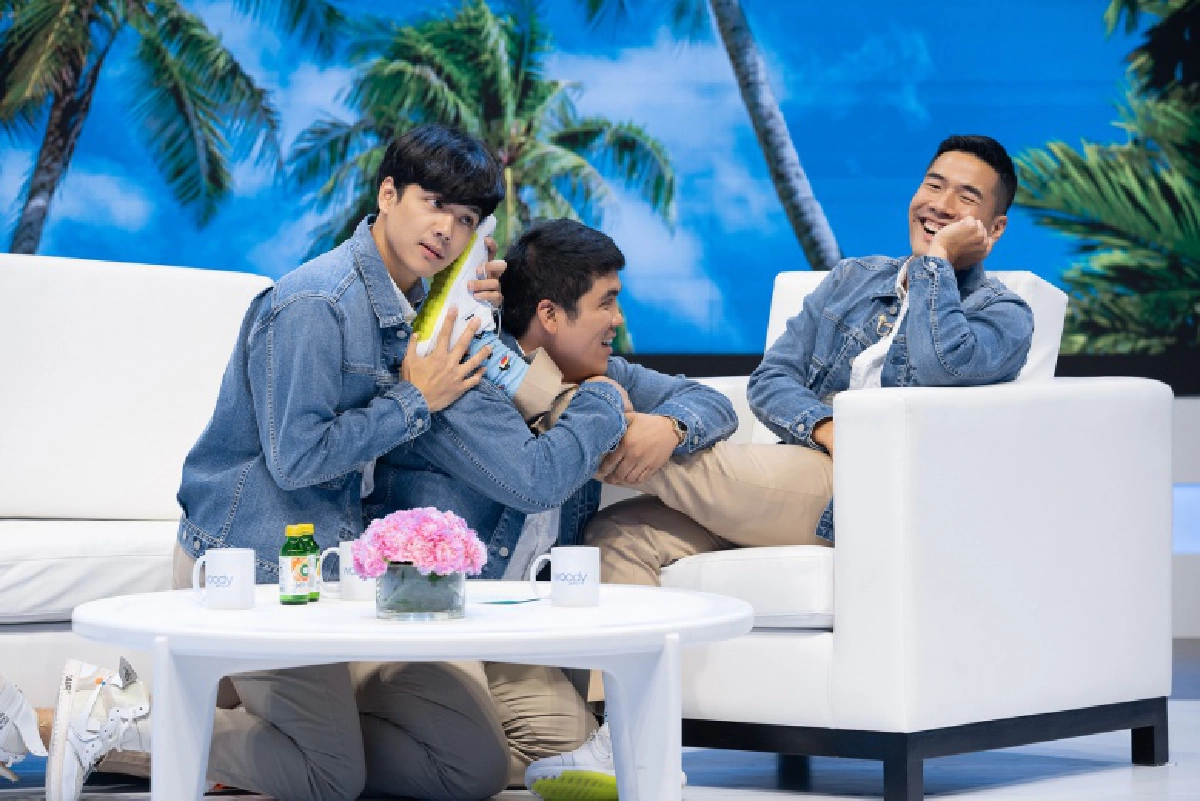 "วู้ดดี้ โชว์" คว้า "ตูน-ก้อย" เผยโมเม้นต์สุดสวีทหลังแต่งงาน